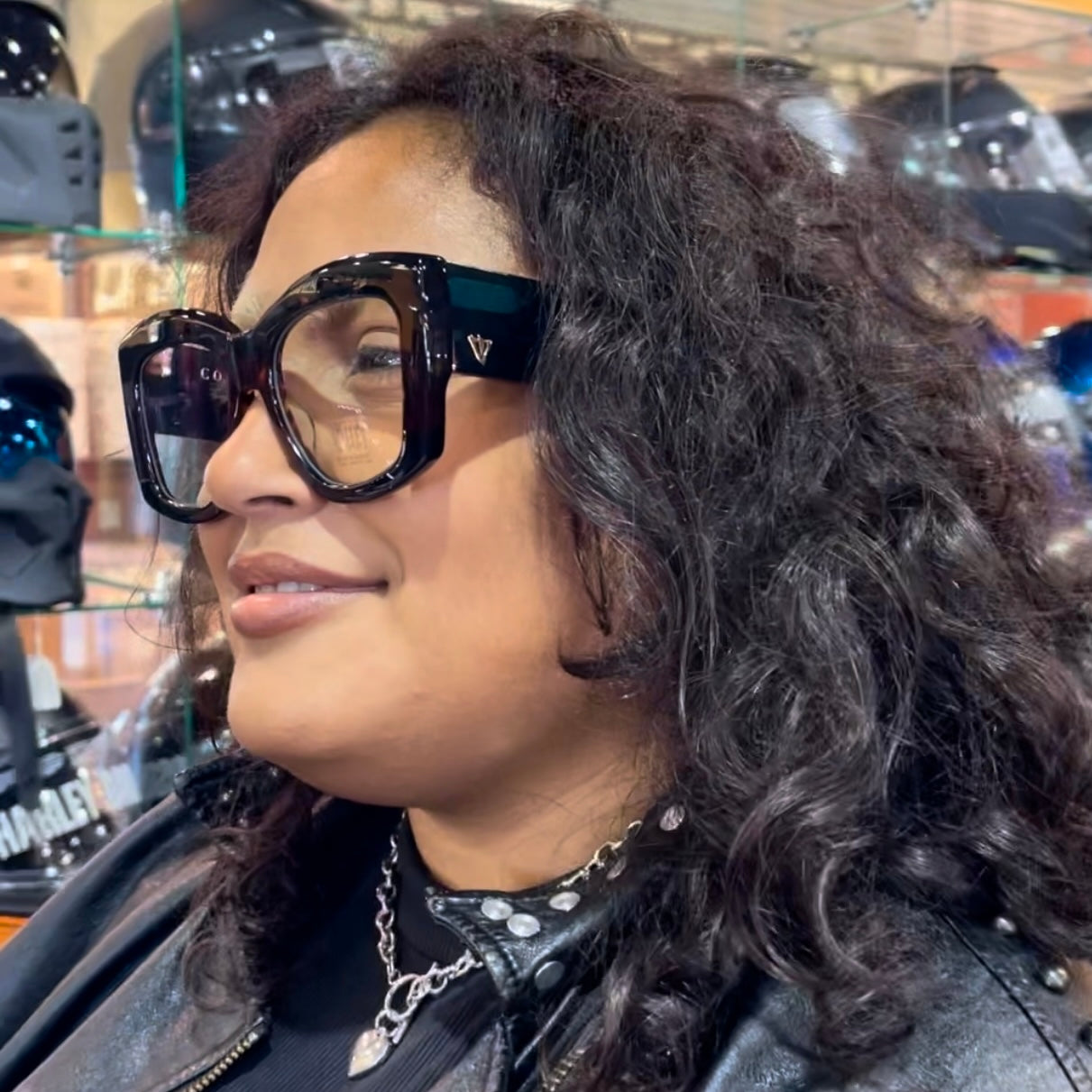 IN-PERSON EYEWEAR STYLING